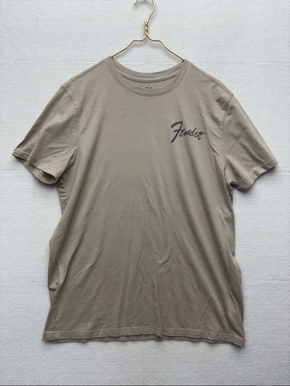 Goodfellow X Fender Short Sleeve Crewneck T-Shirt in Taupe large
